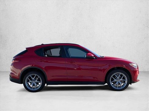 Used 2018 Alfa Romeo Stelvio Ti Sport image 4