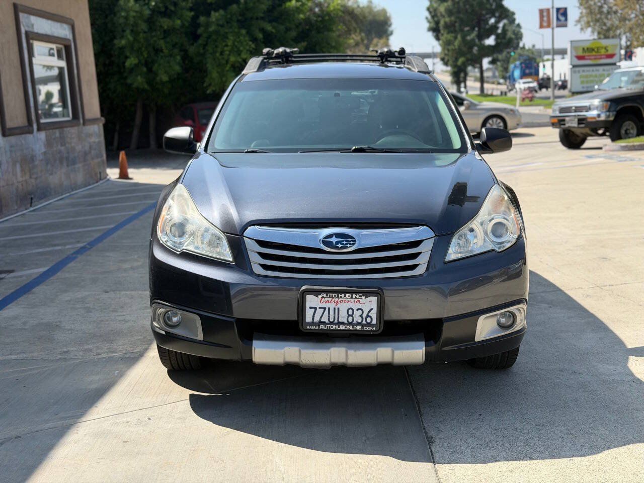 Used 2012 Subaru Outback 2.5i Limited AWD/4WD image 3