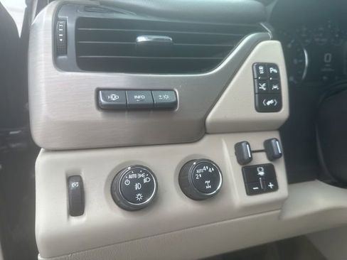 Used 2017 GMC Yukon Denali w/ Open Road Package AWD/4WD image 7