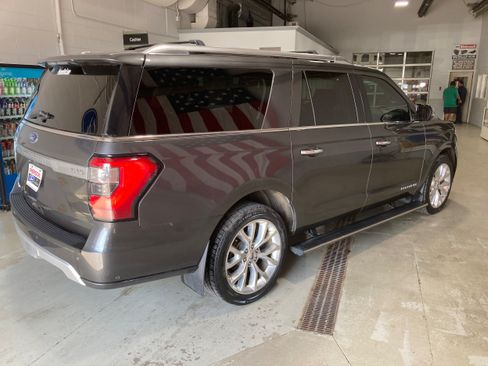 Used 2018 Ford Expedition Max Platinum AWD/4WD image 16