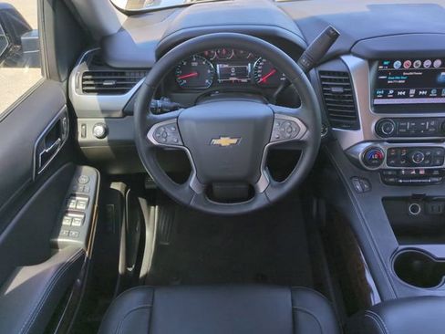 Used 2019 Chevrolet Suburban LT w/ LT Signature Package RWD image 18