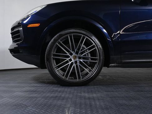 Certified 2023 Porsche Cayenne Platinum Edition AWD/4WD image 55