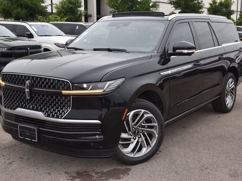 New 2026 Lincoln Navigator L Reserve AWD/4WD image 12