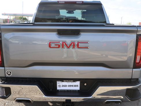 Used 2023 GMC Sierra 1500 SLT w/ SLT Premium Package AWD/4WD image 6