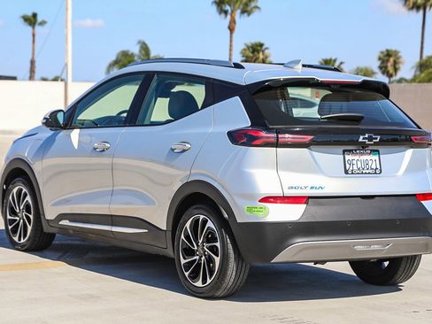 Used 2023 Chevrolet Bolt EUV Premier image 5