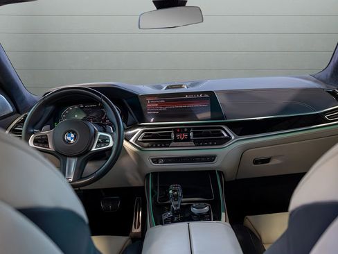 Used 2020 BMW X7 M50i w/ Dynamic Handling Package AWD/4WD image 29