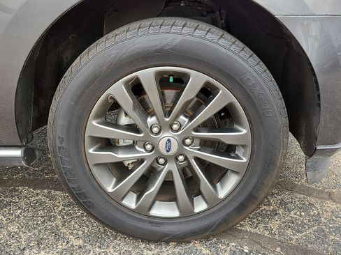 Used 2021 Ford Expedition Limited image 6