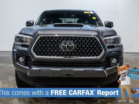 Used 2019 Toyota Tacoma TRD Sport image 2