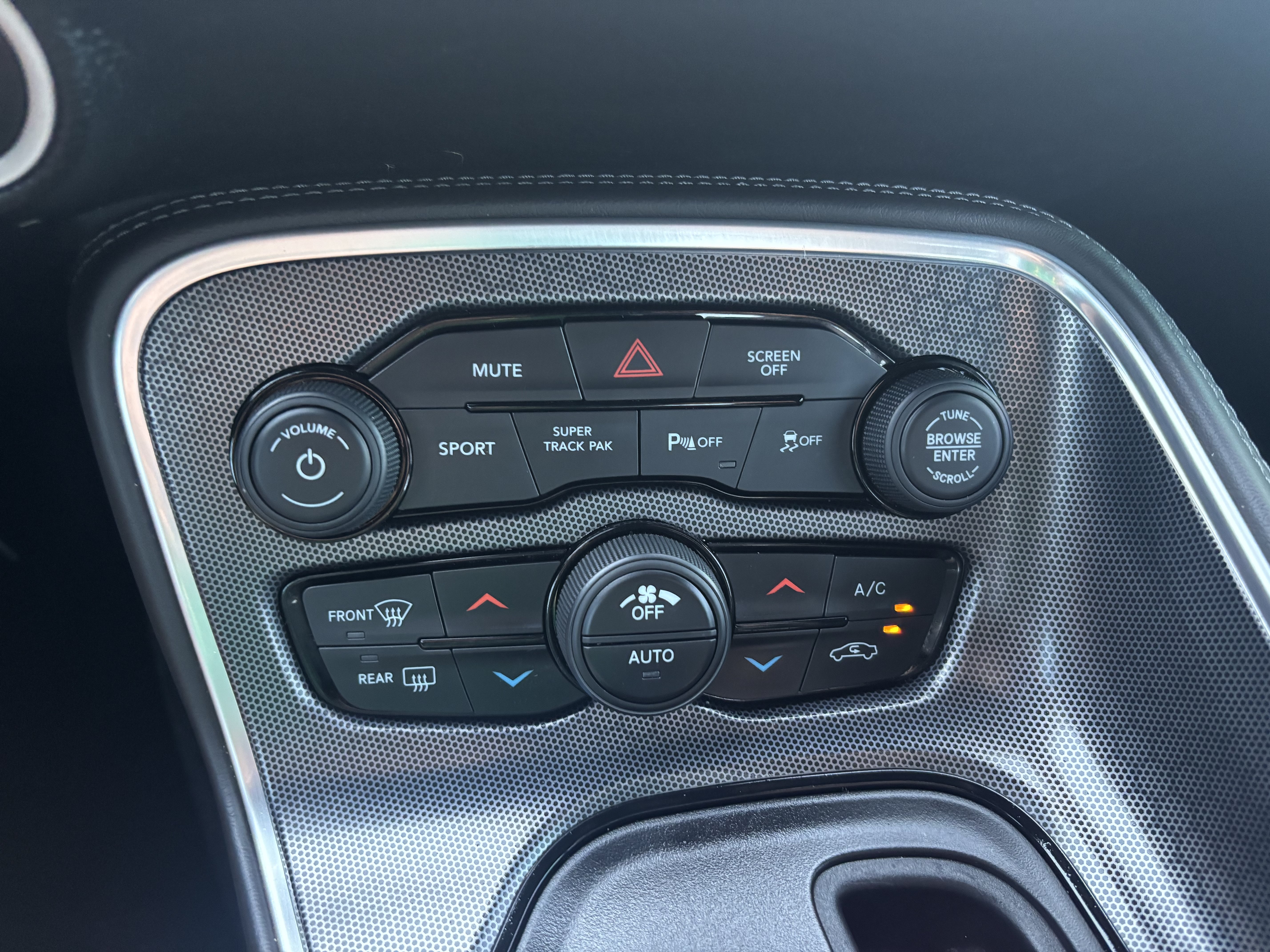 Used 2018 Dodge Challenger GT w/ Driver Convenience Group AWD/4WD image 17
