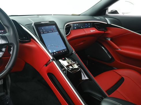 Certified 2021 Ferrari Roma RWD image 33