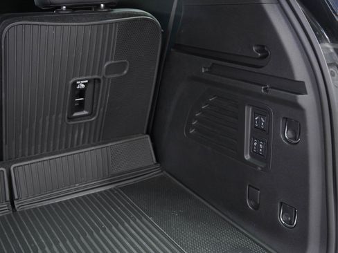 Used 2026 Chevrolet Traverse High Country w/ LPO, Floor Liner Package AWD/4WD image 15