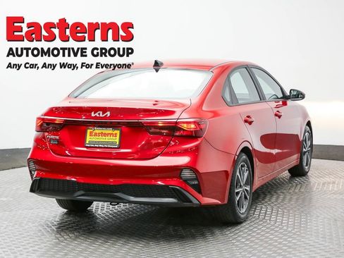 Used 2023 Kia Forte LXS image 5