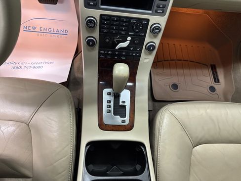 Used 2008 Volvo XC70 3.2 image 9