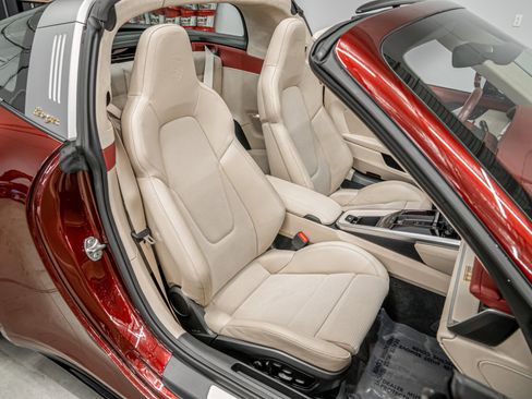 Used 2021 Porsche 911 Targa 4S Heritage Design image 23