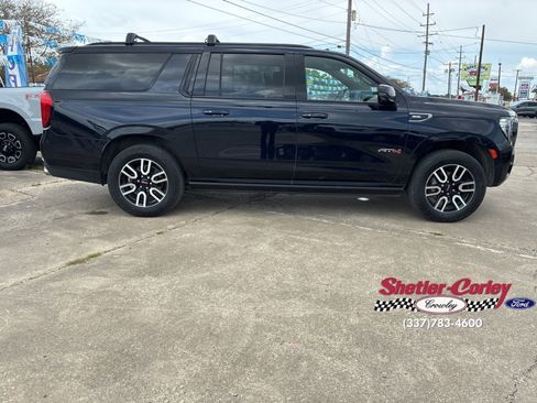 Used 2023 GMC Yukon XL AT4 w/ AT4 Premium Plus Package AWD/4WD image 29