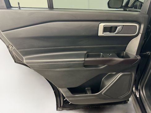 Used 2020 Ford Explorer XLT w/ Equipment Group 202A image 26