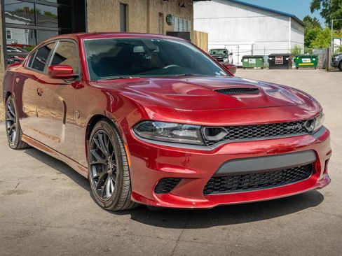 Used 2019 Dodge Charger SRT Hellcat RWD image 4