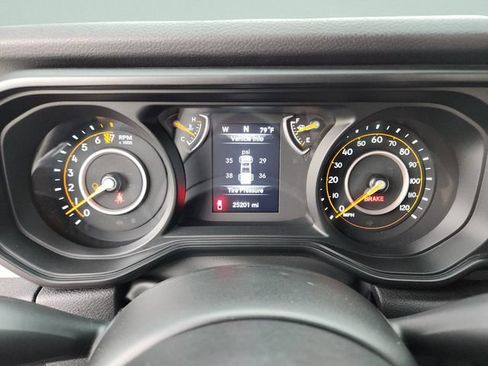 Used 2024 Jeep Gladiator Sport AWD/4WD image 36