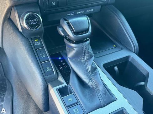 Used 2024 Toyota Land Cruiser image 24