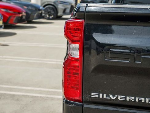 Used 2023 Chevrolet Silverado 1500 LT w/ Protection Package AWD/4WD image 4