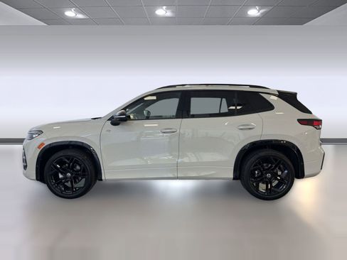 New 2026 Volkswagen Tiguan SE R-Line FWD image 2