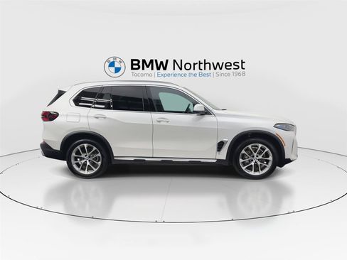 New 2026 BMW X5 xDrive40i w/ Climate Comfort Package AWD/4WD image 5