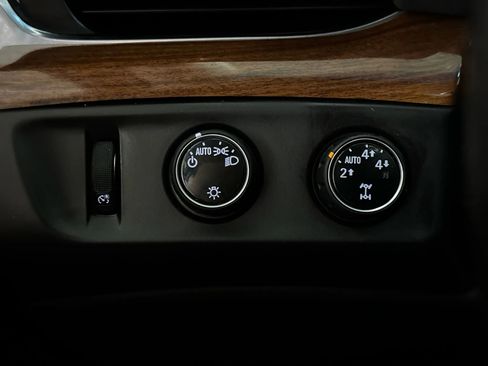 Used 2016 Cadillac Escalade Luxury image 37