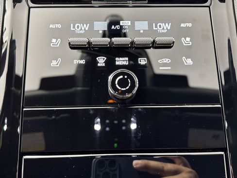 Used 2025 Porsche Panamera 4 image 19