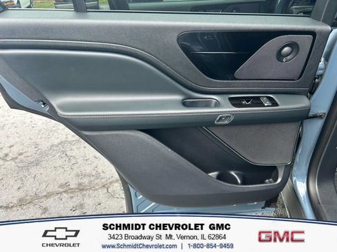 Used 2025 Lincoln Aviator w/ Premium Package w/ Equipment Group 101A AWD/4WD image 29