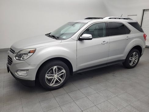 Used 2017 Chevrolet Equinox Premier w/ Enhanced Convenience Package FWD image 2