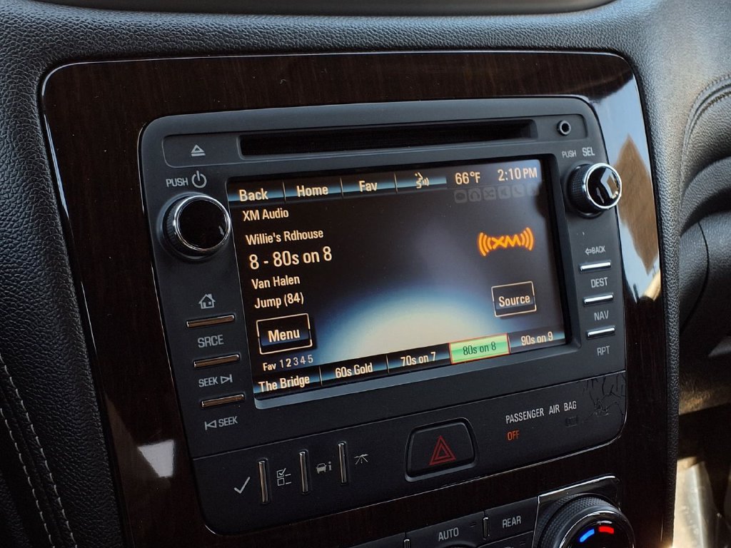 Used 2016 Chevrolet Traverse LT FWD image 8