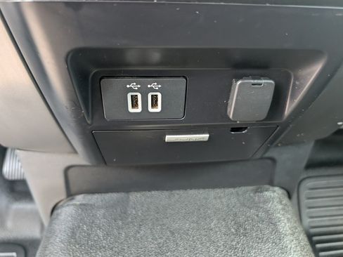 Used 2017 Ford F350 XLT w/ Snow Plow Prep Package AWD/4WD image 23