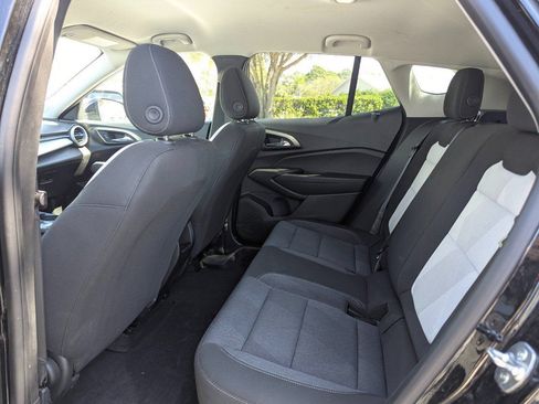 Used 2024 Chevrolet Trax LS w/ LS Convenience Package FWD image 23