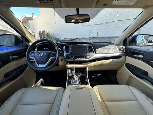 Used 2016 Toyota Highlander XLE image 10