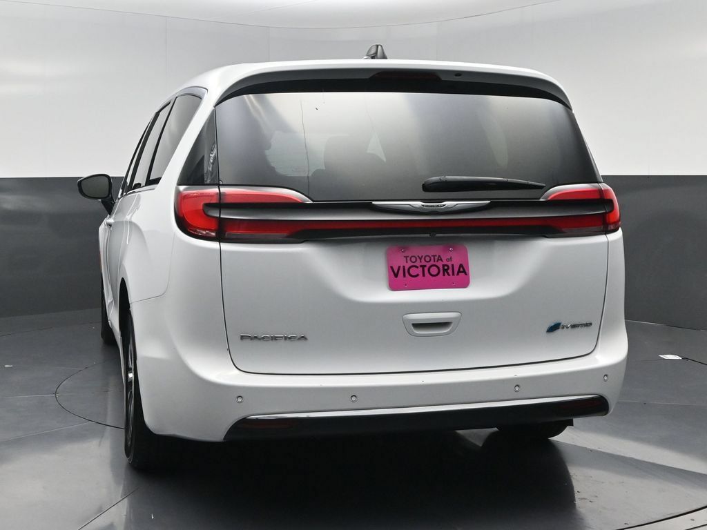 Used 2024 Chrysler Pacifica Limited FWD image 14