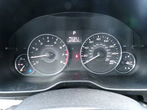 Used 2011 Subaru Outback 3.6R Premium image 15