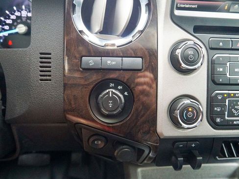 Used 2016 Ford F250 Platinum w/ FX4 Off-Road Package AWD/4WD image 25
