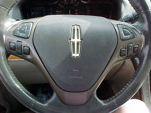 Used 2013 Lincoln MKX AWD image 25