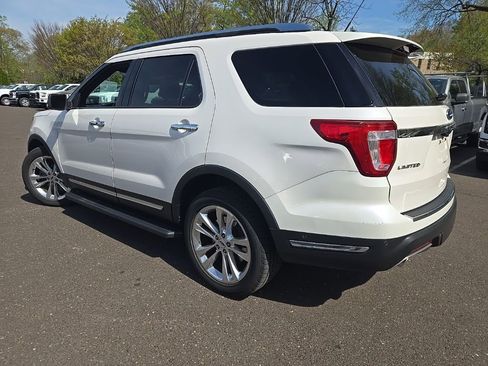 Used 2019 Ford Explorer Limited w/ Ford Safe & Smart Package image 4