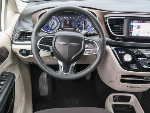 Used 2023 Chrysler Voyager LX FWD image 18