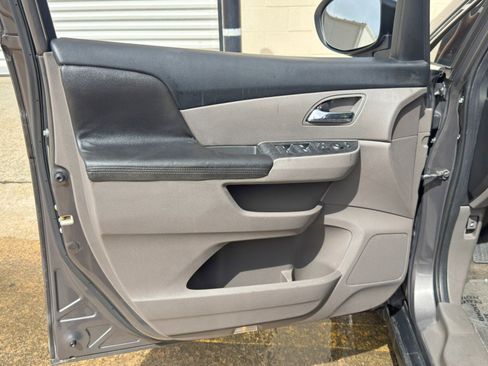 Used 2014 Honda Odyssey EX-L image 41