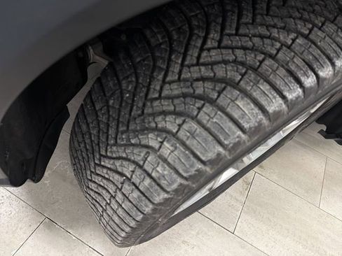 Used 2023 Ford Explorer Limited image 40