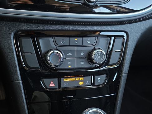 Used 2022 Buick Encore Preferred w/ Safety Package image 19