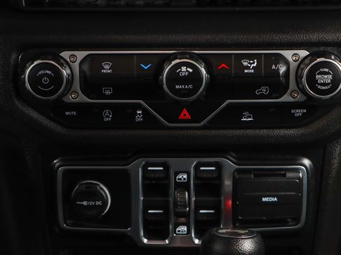 Used 2024 Jeep Wrangler Unlimited Sport image 20