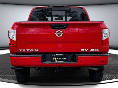Used 2020 Nissan Titan SV w/ SV Convenience Package image 5