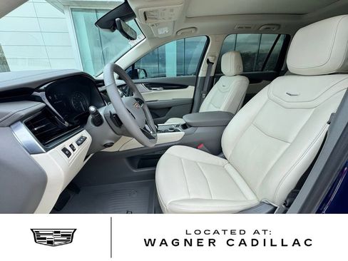 Used 2024 Cadillac XT6 Premium Luxury w/ Technology Package image 10