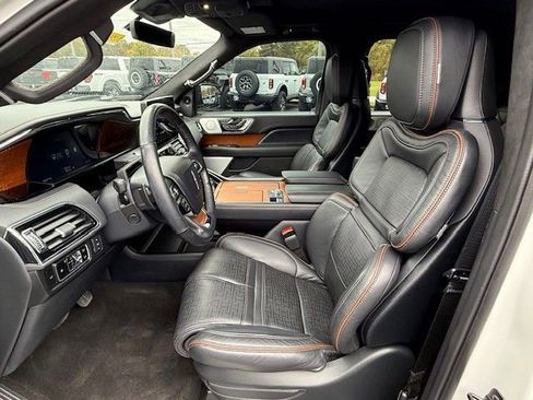 Used 2024 Lincoln Navigator Black Label image 15