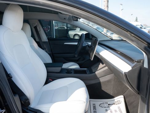 Used 2021 Tesla Model 3 Performance image 29