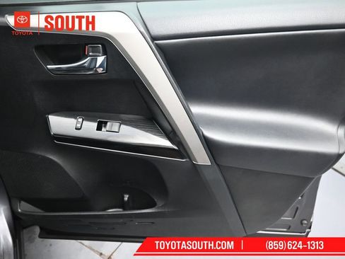 Used 2017 Toyota RAV4 Limited image 28