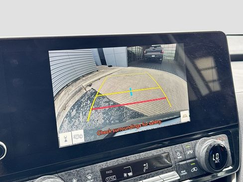 Used 2024 Toyota Grand Highlander XLE FWD image 13